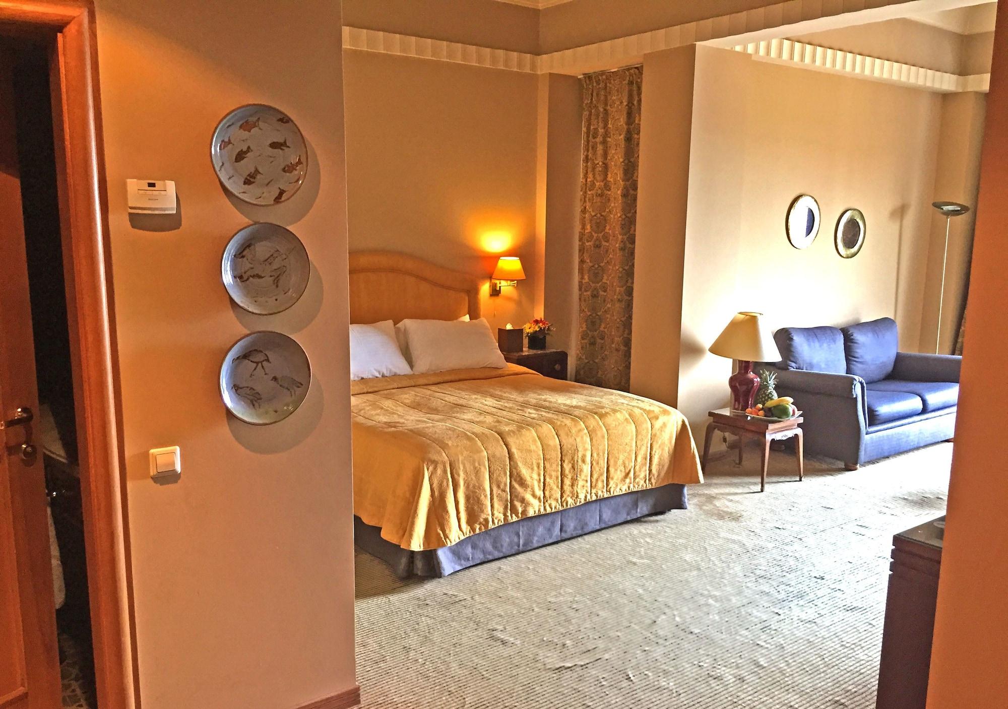 Warwick Palm Beach Hotel ベイルート エクステリア 写真