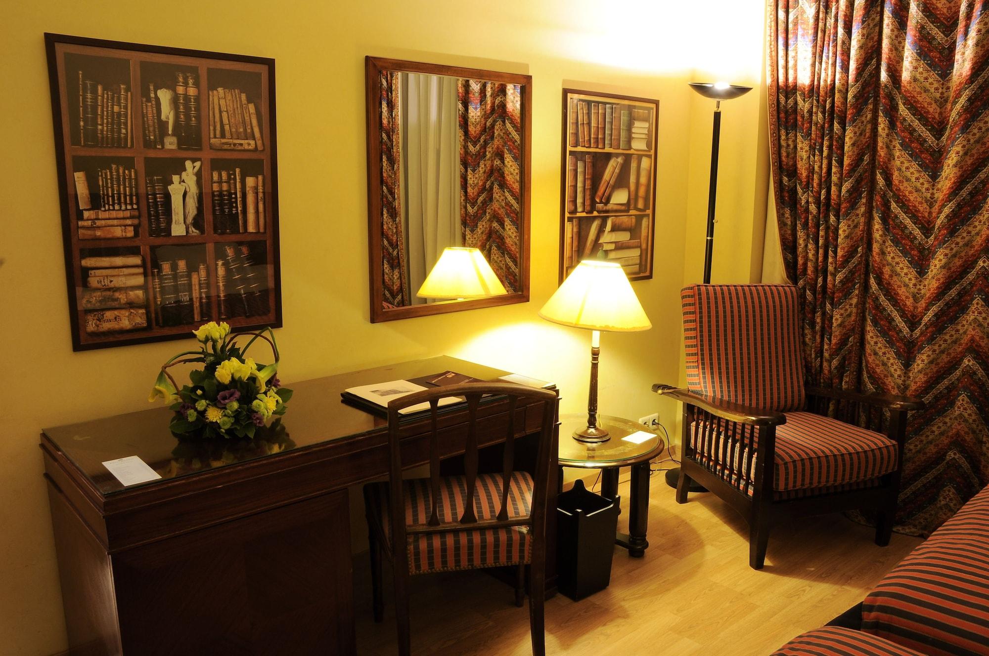 Warwick Palm Beach Hotel ベイルート エクステリア 写真