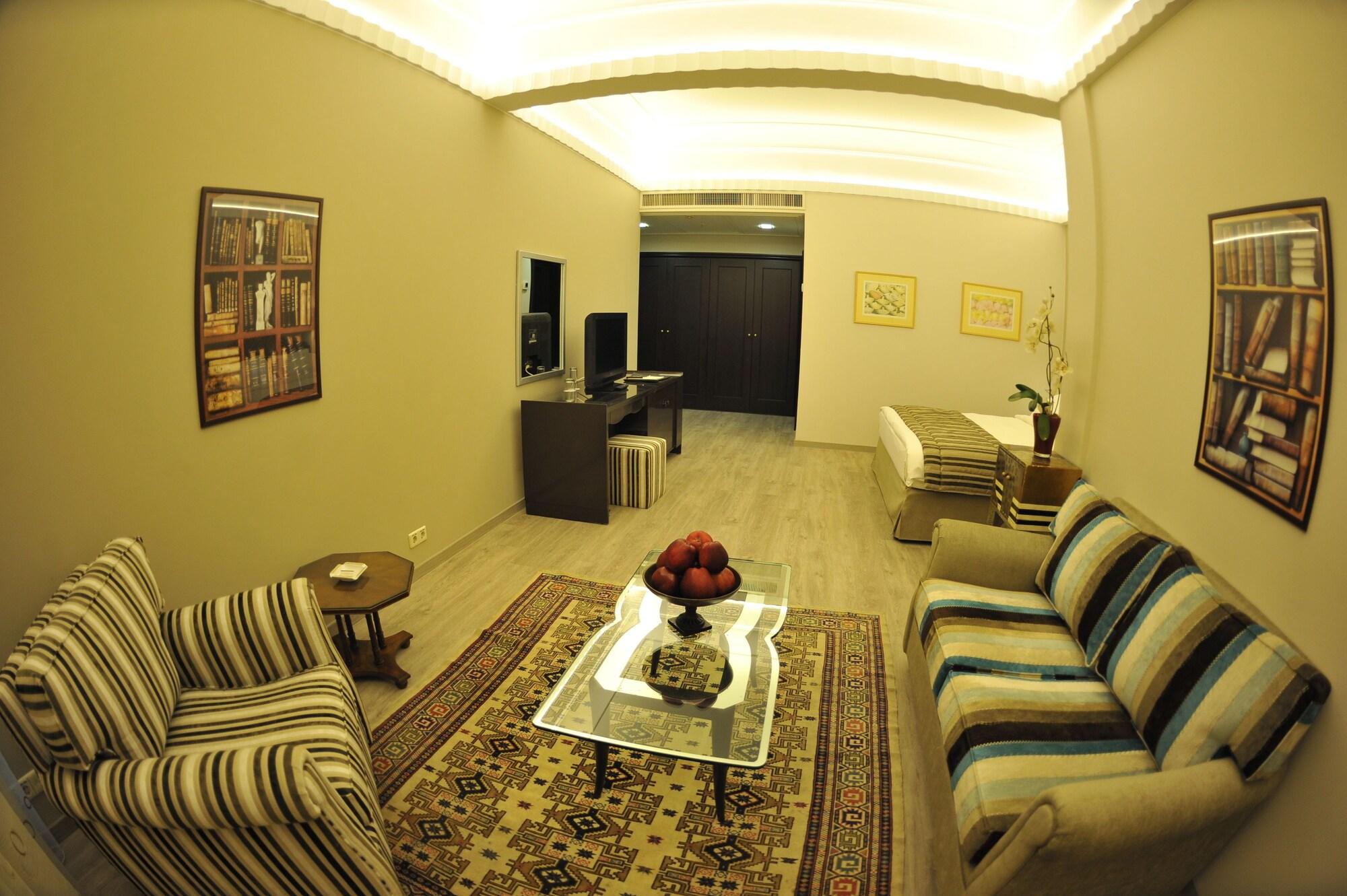 Warwick Palm Beach Hotel ベイルート エクステリア 写真