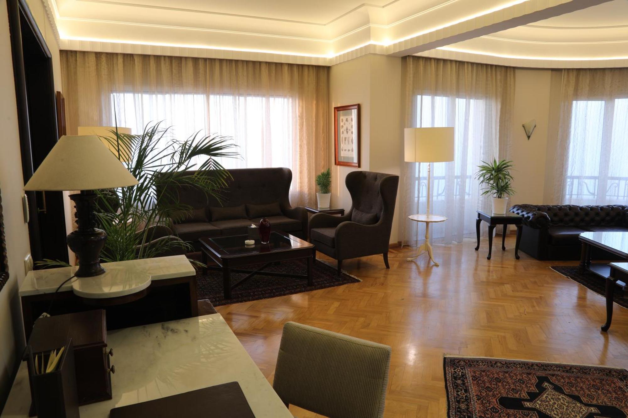 Warwick Palm Beach Hotel ベイルート エクステリア 写真