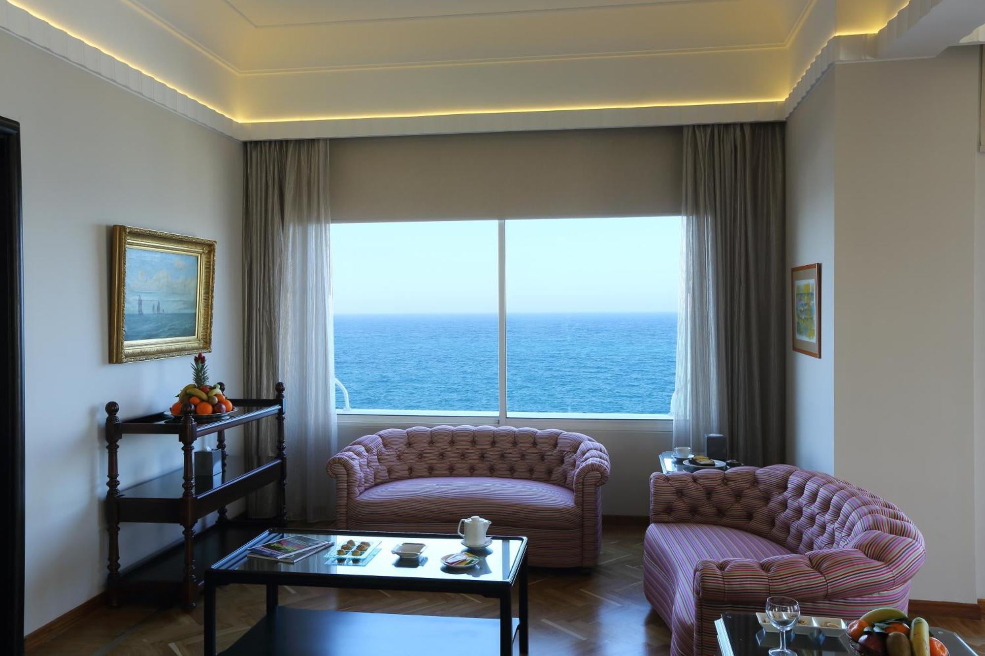 Warwick Palm Beach Hotel ベイルート エクステリア 写真