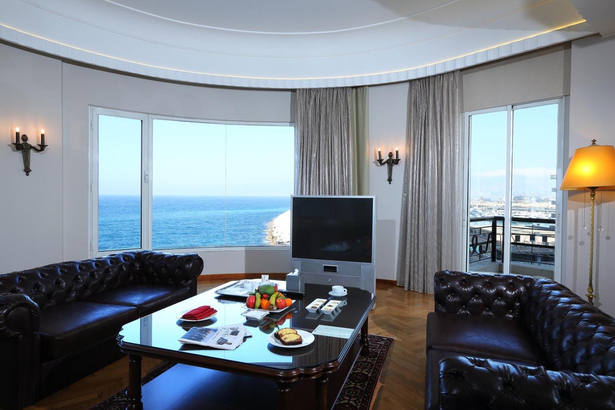 Warwick Palm Beach Hotel ベイルート エクステリア 写真