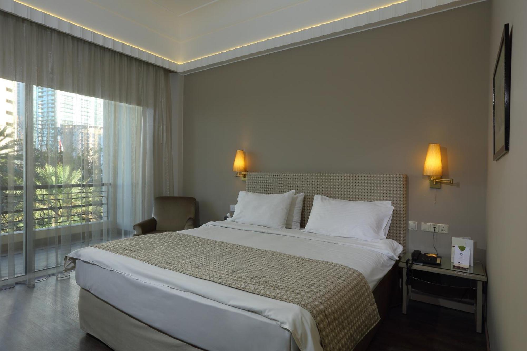 Warwick Palm Beach Hotel ベイルート エクステリア 写真