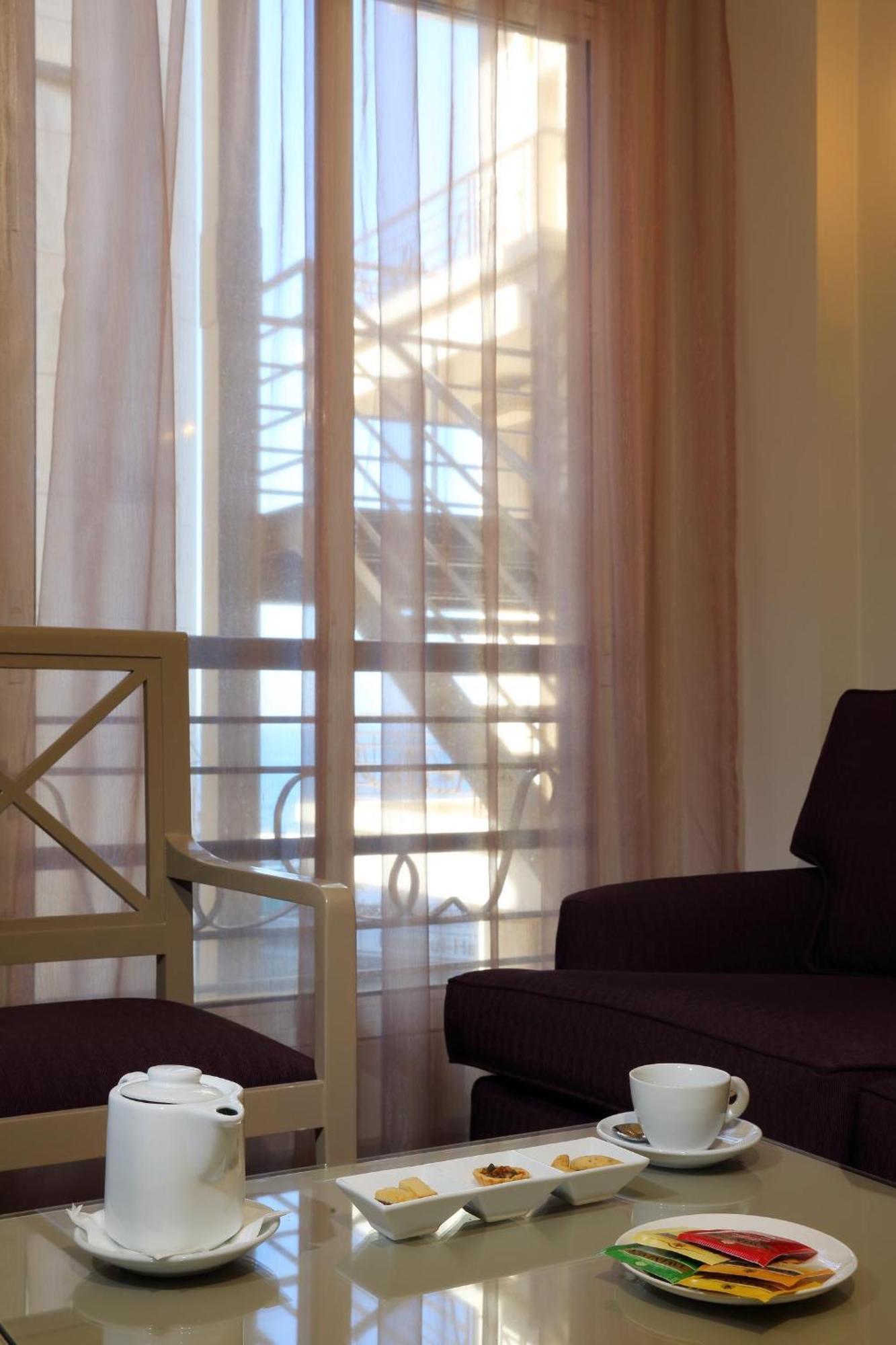 Warwick Palm Beach Hotel ベイルート 部屋 写真